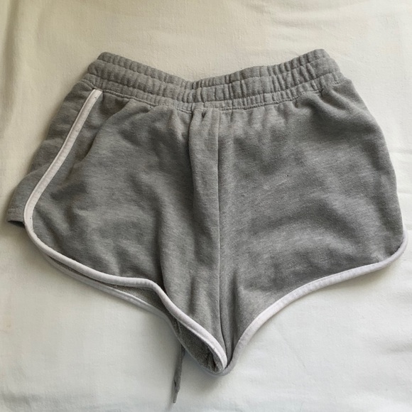 mini shorts with vibe logo - Picture 2 of 3